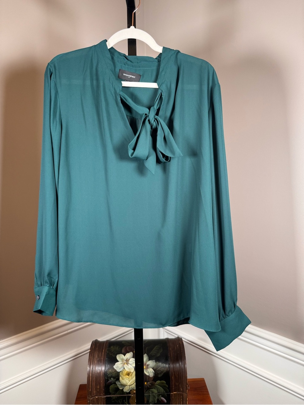 Banana Republic XL Teal Tie Neck Long Sleeve Blouse - Picture 2 of 7